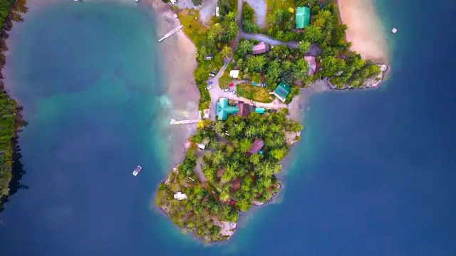 LODGE AND COTTAGES -RESERVE YOUR SUMMER STAY, NOW ! in Ontario in Canada - Image 3