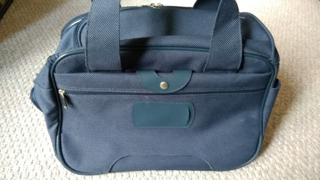 Mallette de voyage Samsonite haut de gamme. Portable 17" dans Autre  à Ville de Québec - Image 4