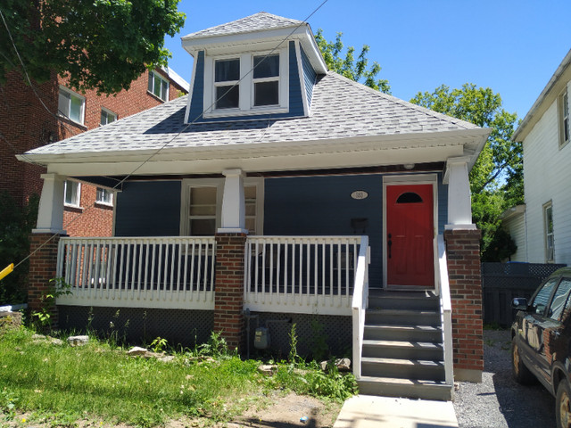 House for rent near Queens University - 5 bedrooms in Long Term Rentals in Kingston