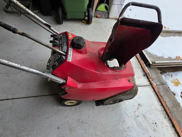 Honda HS35 Snow Blower AS IS in Snowblowers in Windsor Region - Image 2