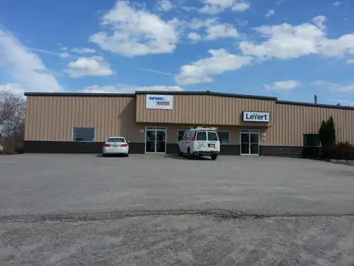 WAREHOUSE SPACE Located in the heart of the industrial park on VENTURE CRES off Seymour St - North B...