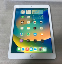 Apple iPad Mini 4th Gen 7.9" 32GB Wi-Fi + Fil de Charge