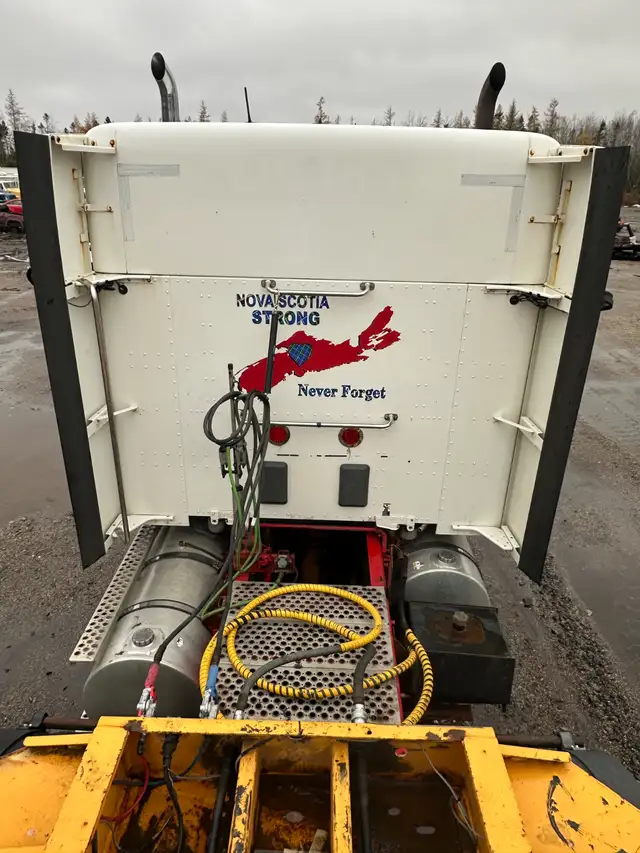 2020 KENWORTH T880 – PACCAR X15 – 510 HP – 18 SPEED in Heavy Trucks in City of Toronto - Image 11