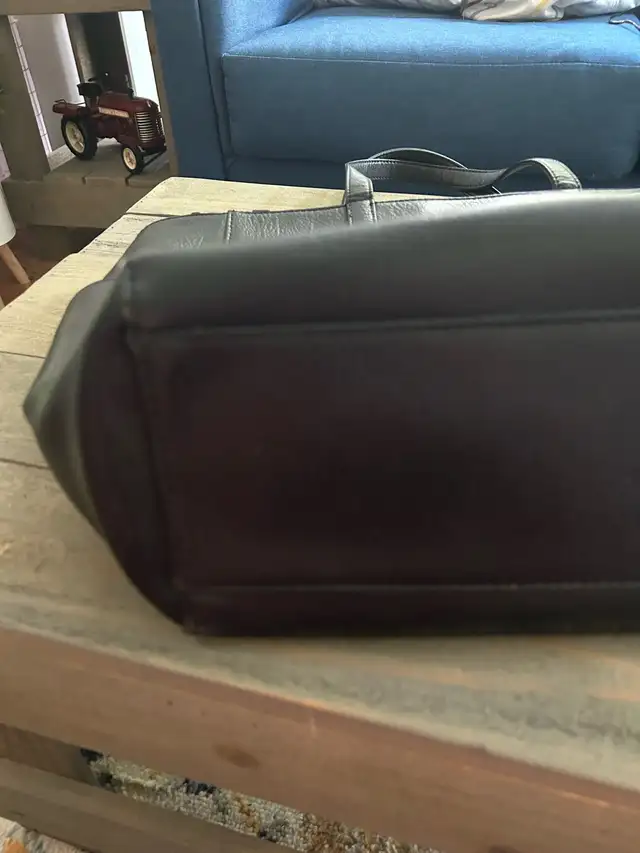 Nat and Matt Vegan Leather Tote63235066770819122