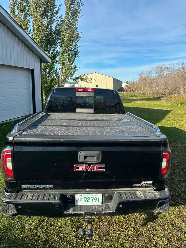 2017 GMC Sierra Denali595518123210844164