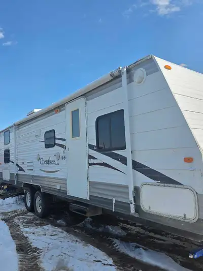 Selling our 2007 Forest River Cherokee Lite Model 29B bunkhouse travel trailer. It has a GVWR of 2,7...