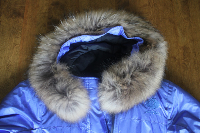 Manteau d'hiver pour femme Kanuk avec col de fourrure - taille 5 dans Femmes - Hauts et vêtements d'extérieur  à Longueuil/Rive Sud - Image 3