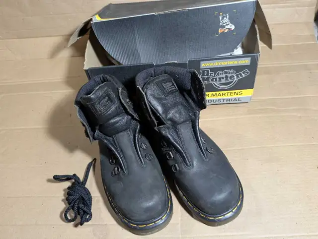 Dr. Martens Safety Shoes size 8 in Men's Shoes in City of Toronto - Image 3