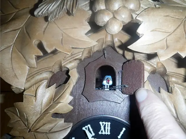 Authentic German Cuckoo Clock in Arts & Collectibles in Ottawa - Image 5