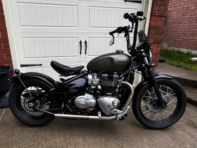 This 2017 Triumph Bobber is a stylish ride, ready to turn heads with its sleek design and powerful p...