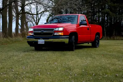 2006 Chevy Short Box. V8 Vortec 180, 000 KM’s Truck Alarm , Sound System, Auto Start ( done by Fox’s...