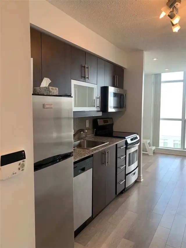 Studio Condo Apartment for Rent ($1800/Month with a Parking) in Long Term Rentals in City of Toronto - Image 8