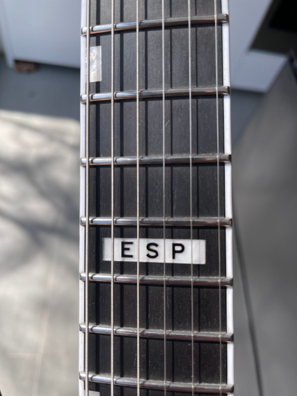 Guitare ESP E-II M-I QM NT translucent black burst guitar dans Guitares  à Ville de Montréal - Image 4