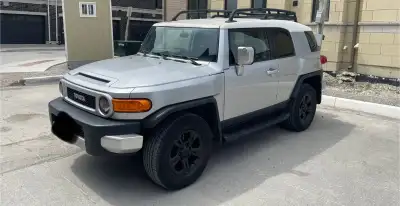 2008 Toyota FJ Cruiser 4x4 Automatic transmission Excellent condition Clean undercarriage Drives abs...
