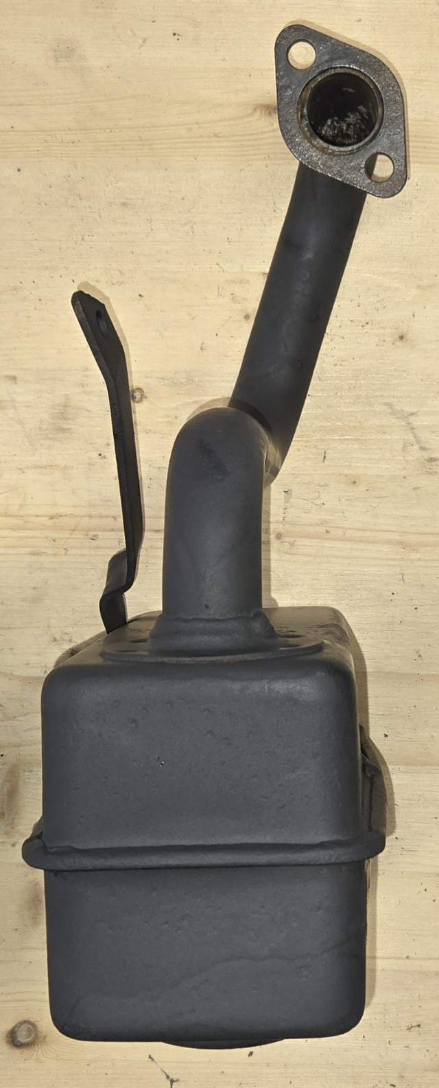 Poulan Pro Lawn Tractor Muffler P.N. 532137352, in Lawnmowers & Leaf Blowers in Kawartha Lakes - Image 4