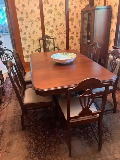 Dining Room table + 6 chairs, Dufferin / St Clair, View more