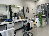 Dundas/ Hurontario  Hair cut store  for rent