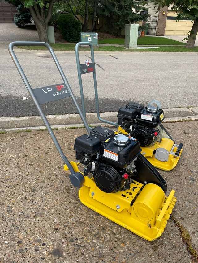 Wacker neuson 1135 135 pound plate tamper HONDA engine Heavy