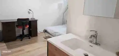 Grande chambre pour étudiant.e seulement