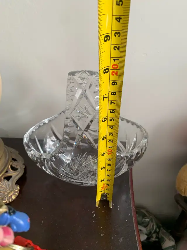 vintage lead crystal cut glass basket, pinwheel starburst  in Home Décor & Accents in City of Montréal - Image 4
