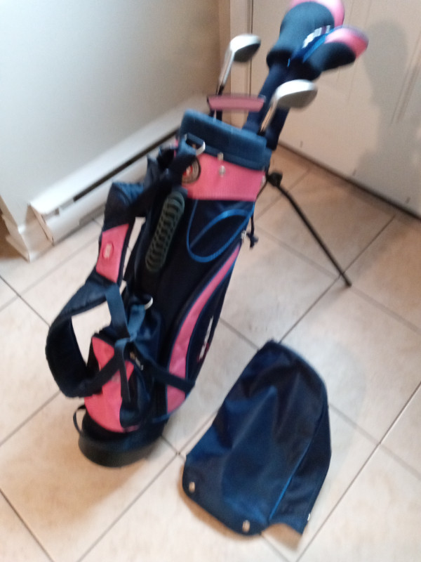 RAM GOLDEN GIRL Junior golf set(like new)righthanded in Golf in City of Halifax