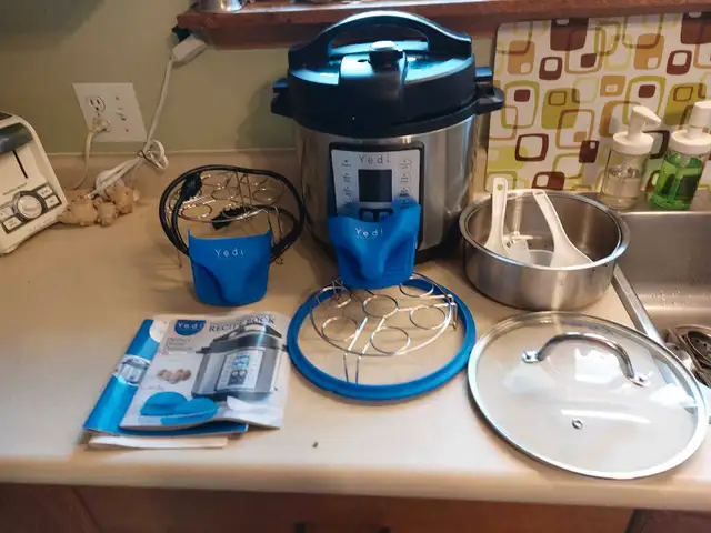 Pressure Cooker in Microwaves & Cookers in Sarnia - Image 3