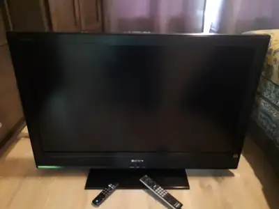Téléviseur HD Sony Bravia ACL, écran 40 po. comme neuf, belle luminosité et sonorité appréciable. Pe...