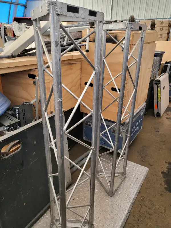 Truss Totems in Performance & DJ Equipment in St. Albert - Image 2