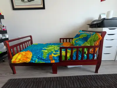 Toddler bed, mattress, comforter, sheets and pillow case, View more