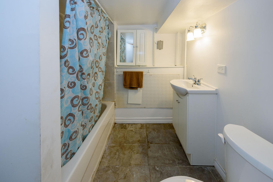Bright & clean two-bedroom basement apart.(Dufferin & Eglinton) 5