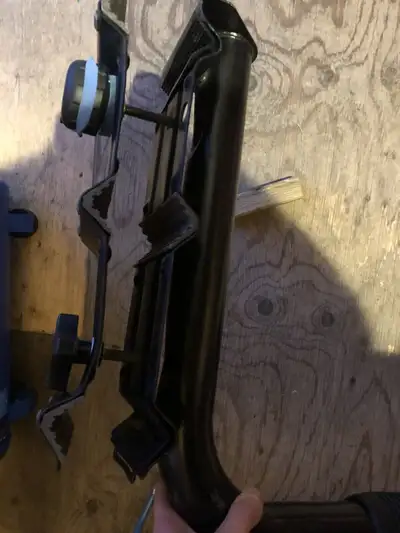 Support à velo pour un hitch de 1 po 1/2 avec rallonge pour 3 vélos Accessoires inclus : Soutien du...
