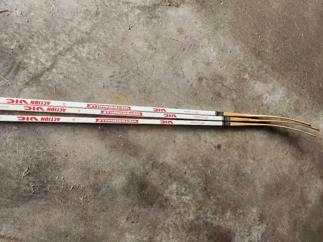 Brand new hockey sticks in Hockey in Thunder Bay - Image 3