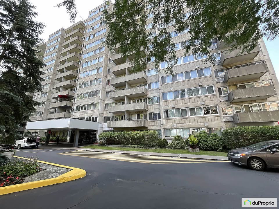 CONDO FRAÎCHEMENT RÉNOVÉ - Ville Saint-Laurent (Montréal) — photo 1