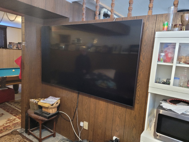 T.V.. 84 inch flat screen in TVs in Edmonton - Image 2