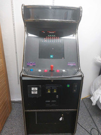 Coin Operated Video Game with 12 games. Very good condition 