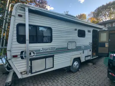 1986 Ford E350 joyco26' designer motorhome It's not drivable.towing only.the transmission is gone. H...