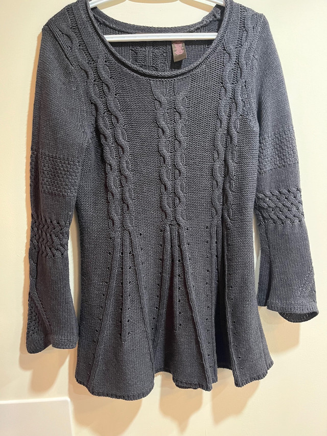 Cable knit grey sweater top sz L in Women's - Tops & Outerwear in Mississauga / Peel Region