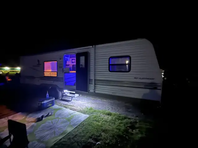 Fleetwood 28’ camper in Travel Trailers & Campers in Kingston - Image 10