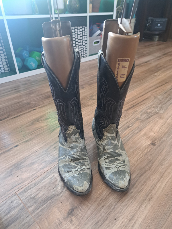 Cowboy boots women's size 8 in Women's - Shoes in Edmonton - Image 2