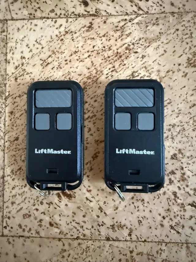 LiftMaster 890MAX 3-Button Mini Garage Door Remote Control
