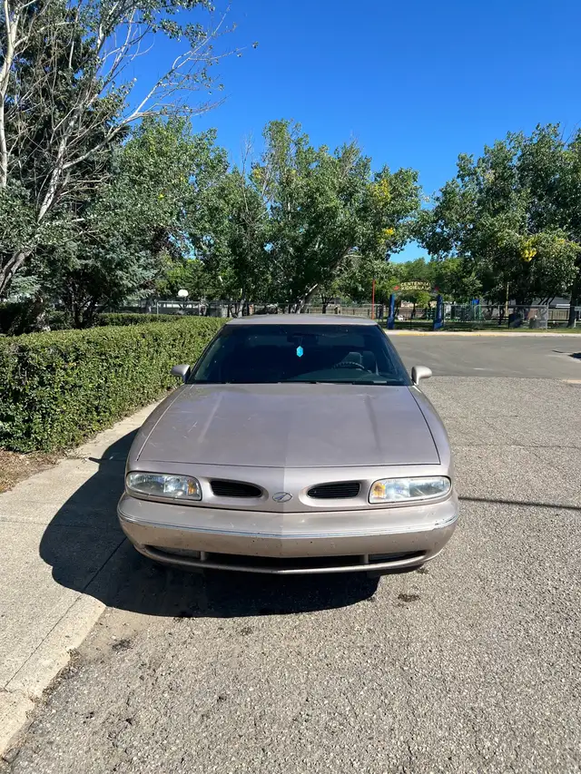 1999 Oldsmobile 88 Royale LS