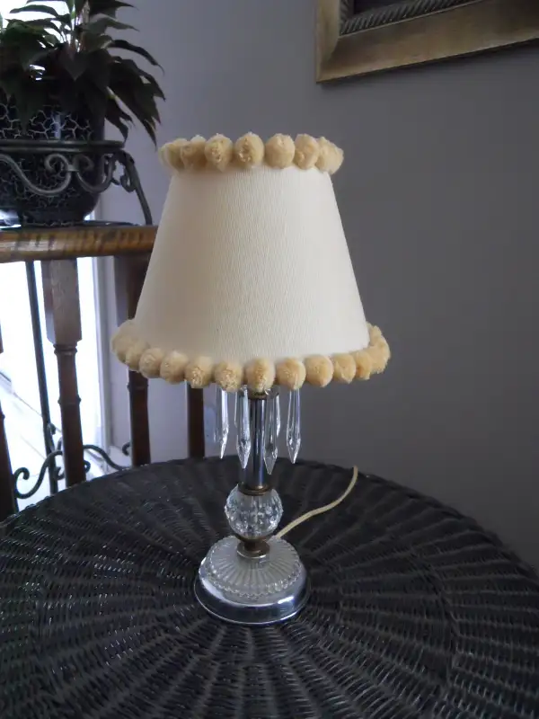 Unique Table Lamp - Retro Shade in Coffee Tables in Markham / York Region - Image 3