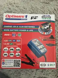 Battery charger NEW in box