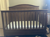 Oxford Sienna baby crib with conversion kit