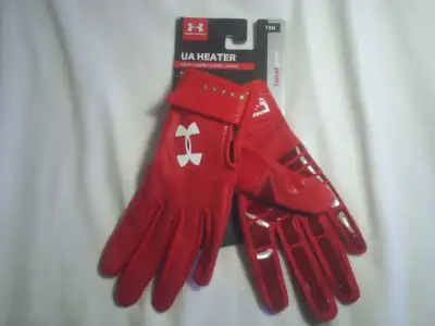 Brand New. Under Armour UA Heater Youth Batting Gloves. Small Size. Keeps Hands Cool & Dry For Comfo...