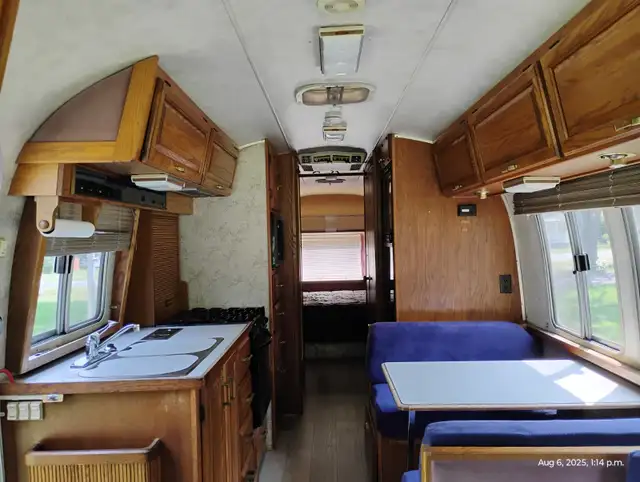 1987 Airstream Motorhome in RVs & Motorhomes in Brockville - Image 8
