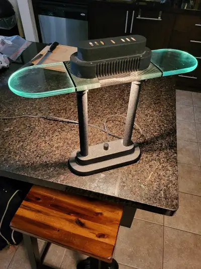 90s style lamp in great condition with a new bulb.