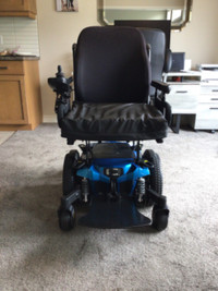 QUANTUM POWER WHEELCHAIR