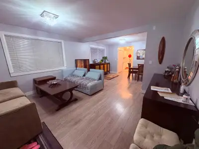 Best Location in North Vancouver: Cozy house on absolute privacy lot, Just renovated 5 years ago, 3...