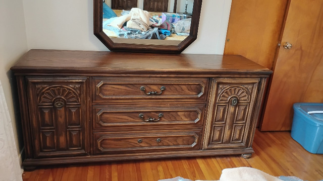 Ensemble chambre à coucher vintage / Vintage bedroom set dans Commodes et armoires  à Longueuil/Rive Sud